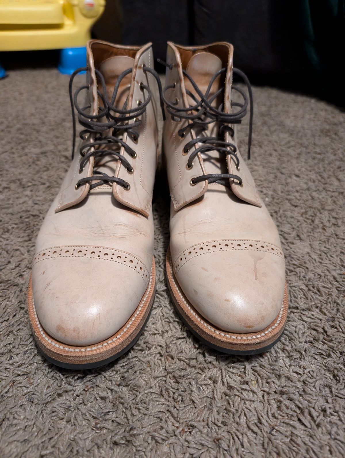 Photo by ajchamb on November 5, 2024 of the Grant Stone Garrison Boot in Ghost Burro.