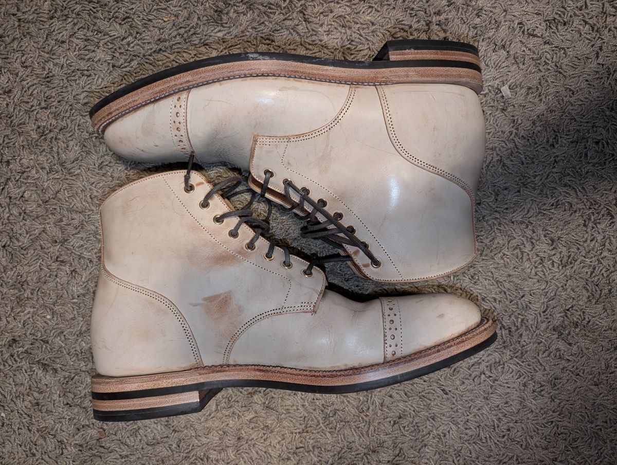 Photo by ajchamb on November 5, 2024 of the Grant Stone Garrison Boot in Ghost Burro.