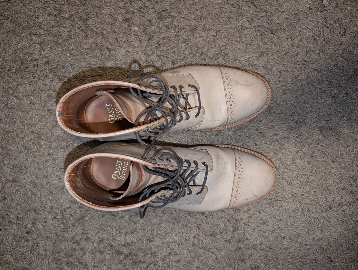 Photo by ajchamb on November 5, 2024 of the Grant Stone Garrison Boot in Ghost Burro.
