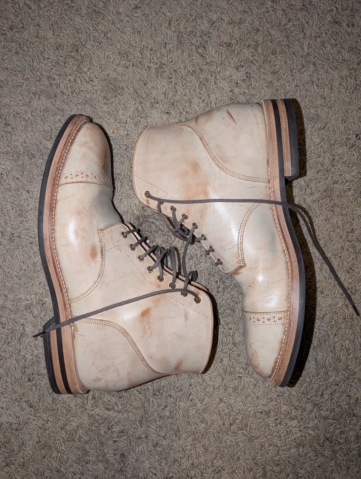 Photo by ajchamb on January 6, 2025 of the Grant Stone Garrison Boot in Ghost Burro.