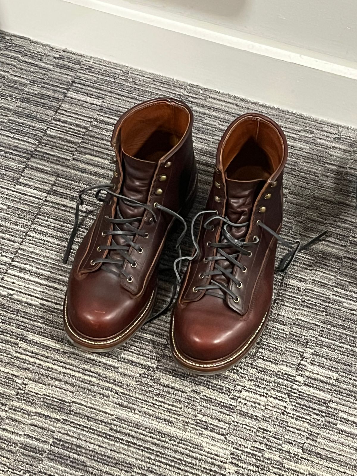 Photo by gojira227 on February 1, 2025 of the Caswell Boot Company Carver II in Wickett & Craig Chestnut Oiled Latigo.