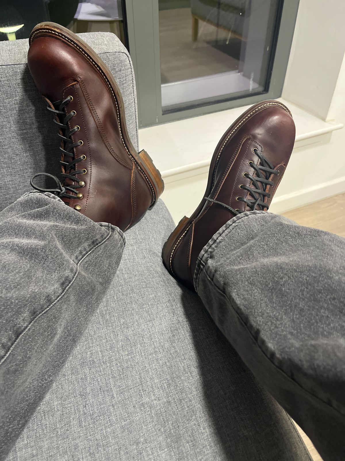 Photo by gojira227 on February 11, 2025 of the Caswell Boot Company Carver II in Wickett & Craig Chestnut Oiled Latigo.