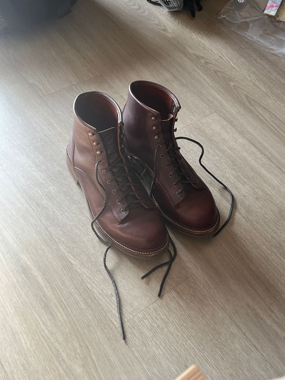 Photo by gojira227 on March 9, 2025 of the Caswell Boot Company Carver II in Wickett & Craig Chestnut Oiled Latigo.