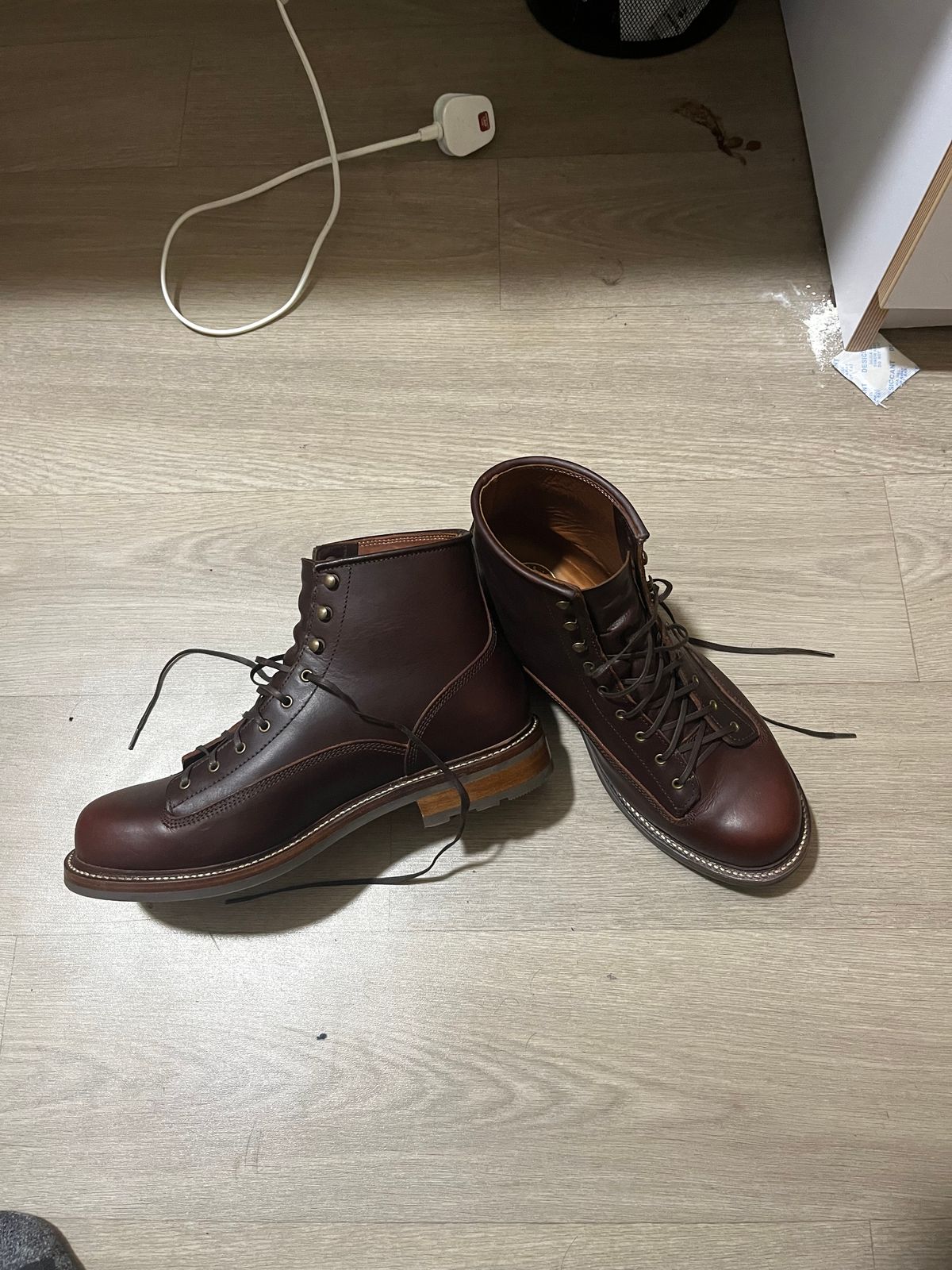 Photo by gojira227 on January 27, 2025 of the Caswell Boot Company Carver II in Wickett & Craig Chestnut Oiled Latigo.