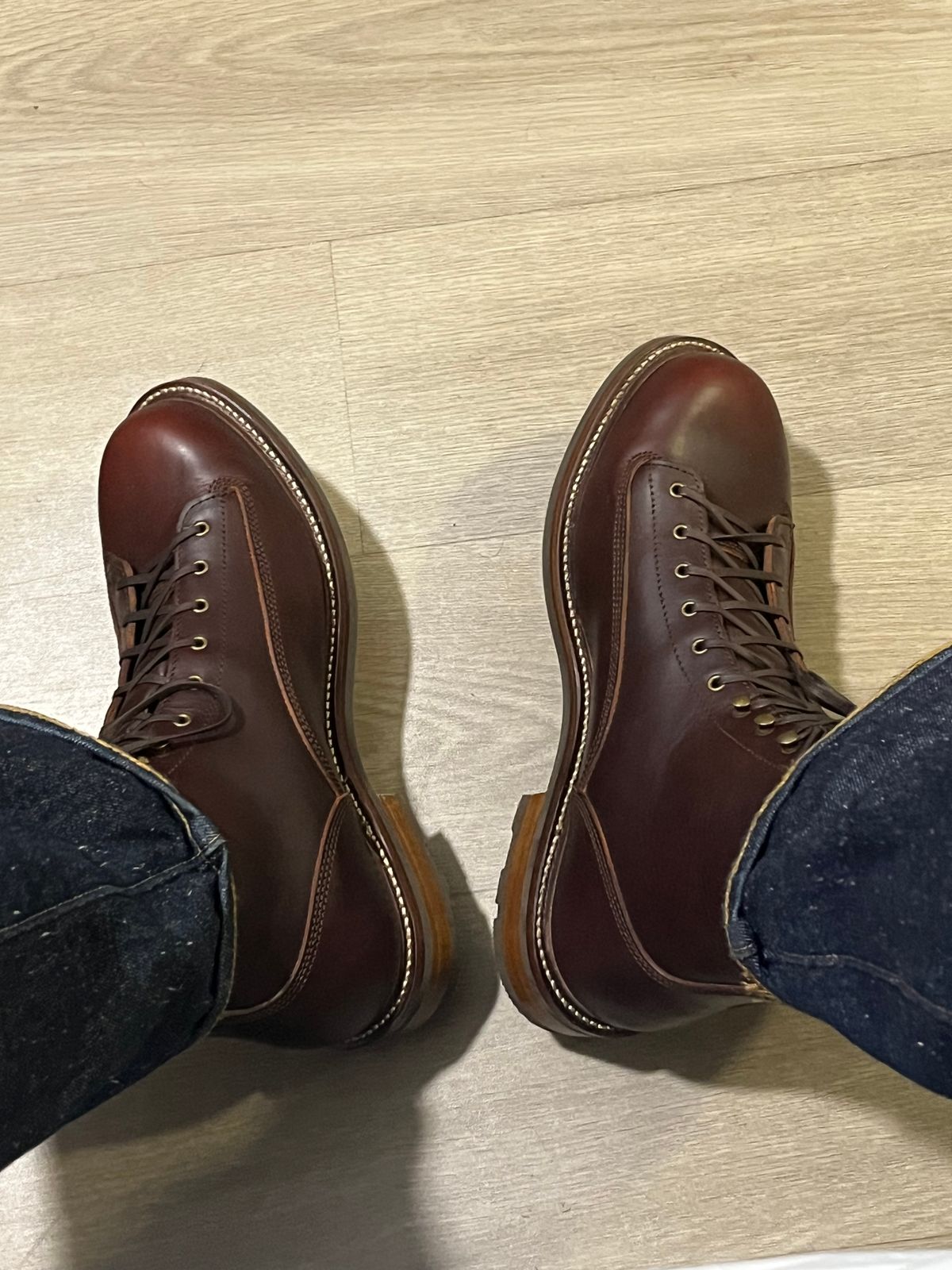 Photo by gojira227 on January 27, 2025 of the Caswell Boot Company Carver II in Wickett & Craig Chestnut Oiled Latigo.