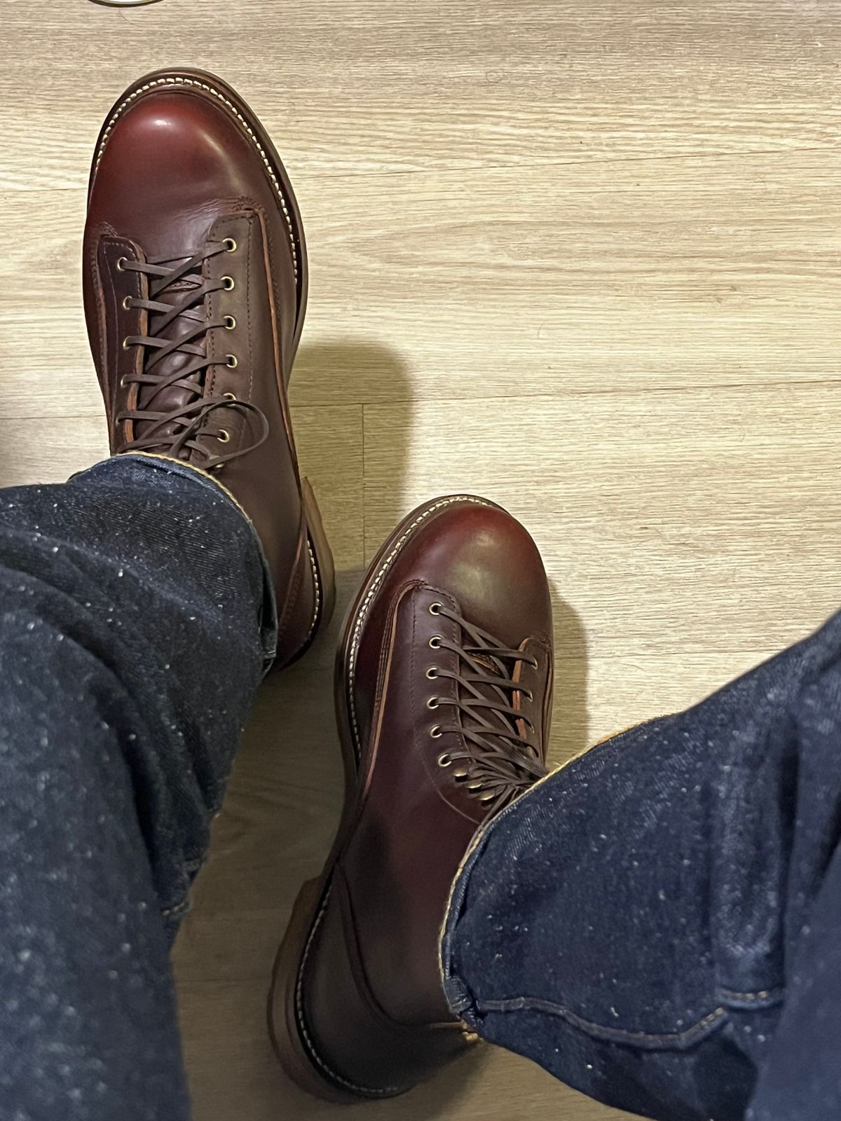 Photo by gojira227 on January 27, 2025 of the Caswell Boot Company Carver II in Wickett & Craig Chestnut Oiled Latigo.