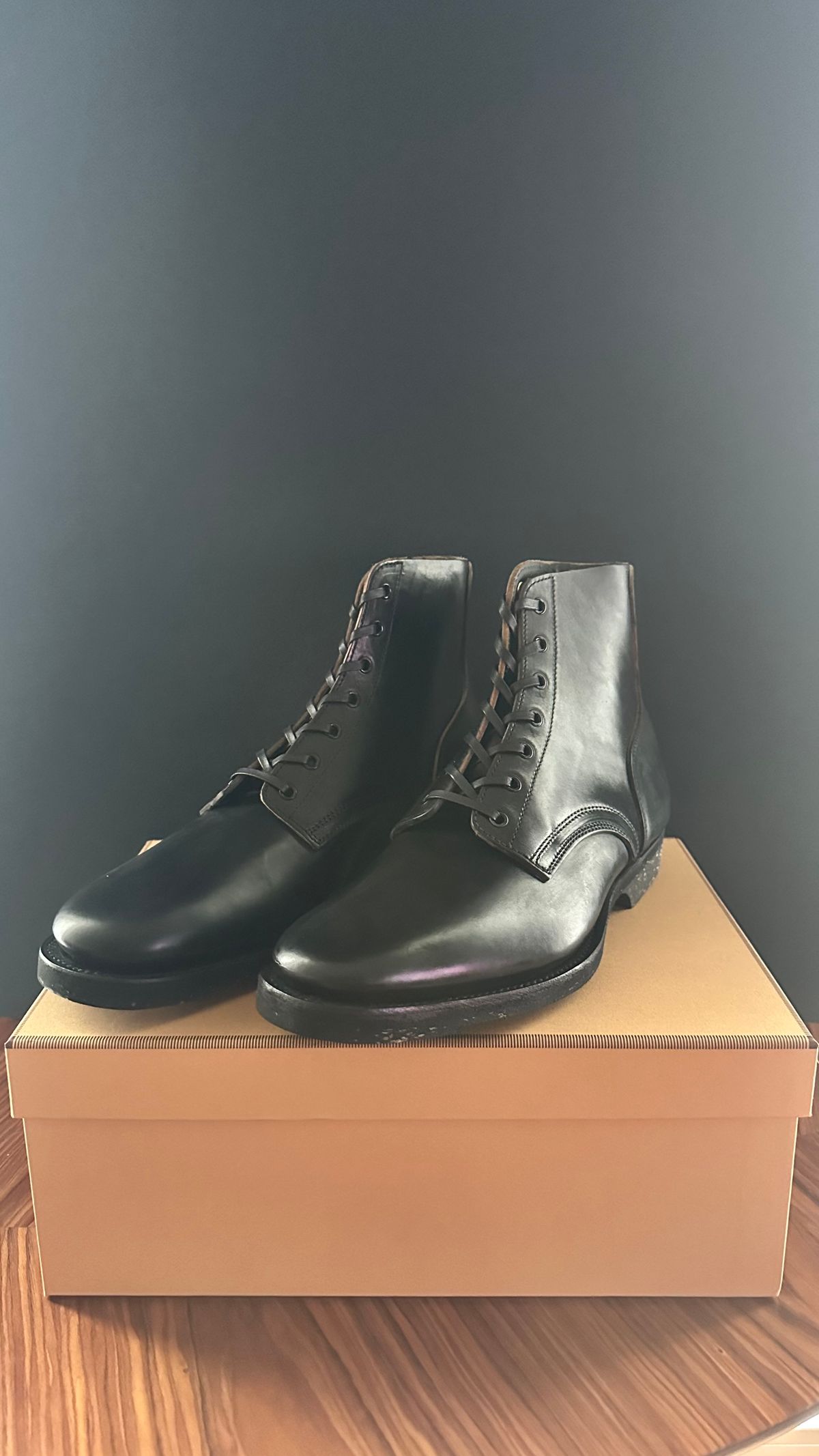Photo by vpatsikas87 on April 21, 2026 of the Clinch Yeager Boots in Black-Overdyed Horsebutt.