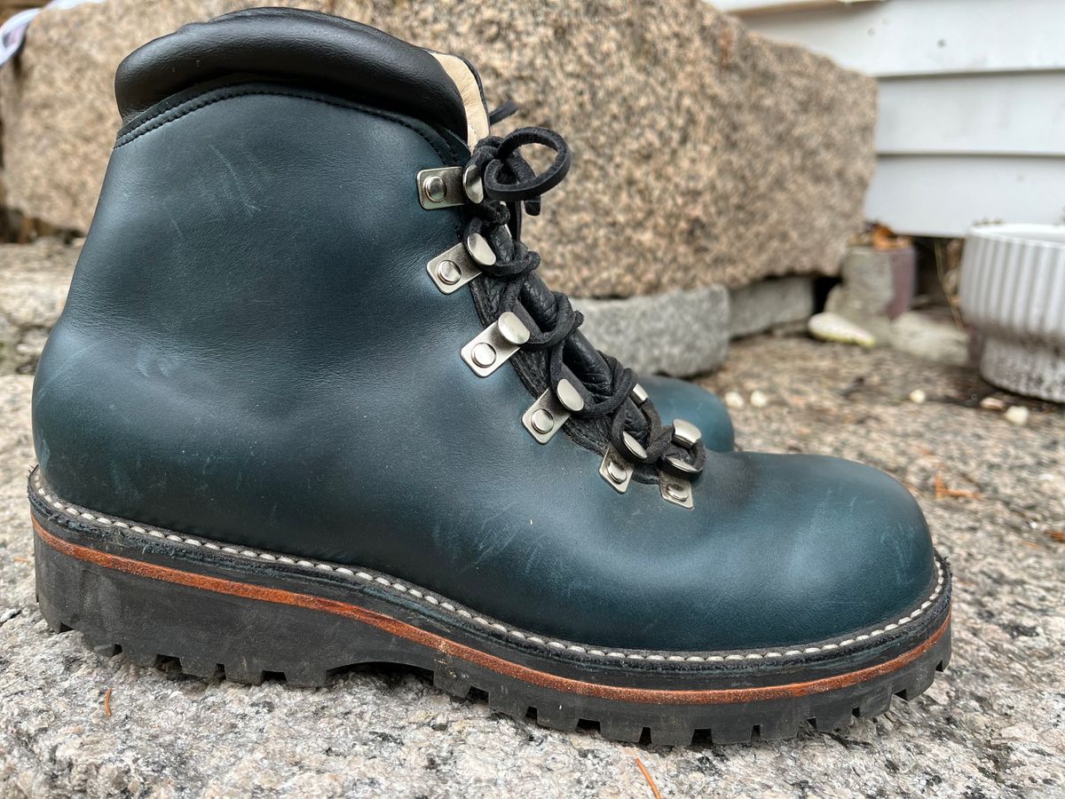 Photo by Limmer_Monroe on November 5, 2024 of the Peter Limmer & Sons Custom Model in Seidel Oxblood Double Shot.