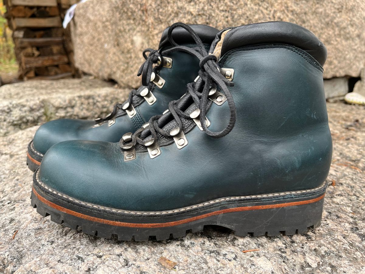Photo by Limmer_Monroe on November 5, 2024 of the Peter Limmer & Sons Custom Model in Seidel Oxblood Double Shot.