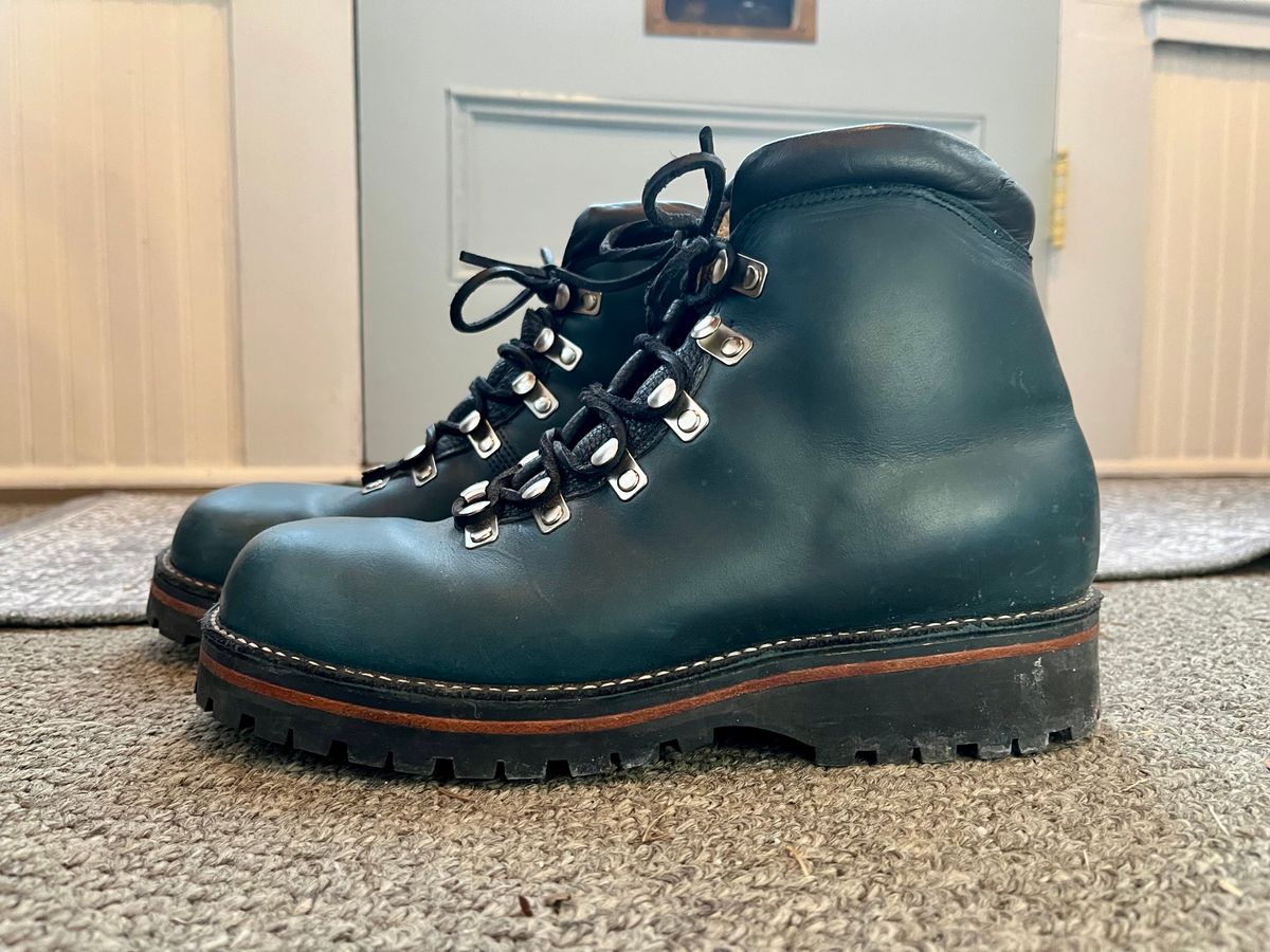 Photo by Limmer_Monroe on January 2, 2025 of the Peter Limmer & Sons Custom Model in Seidel Oxblood Double Shot.