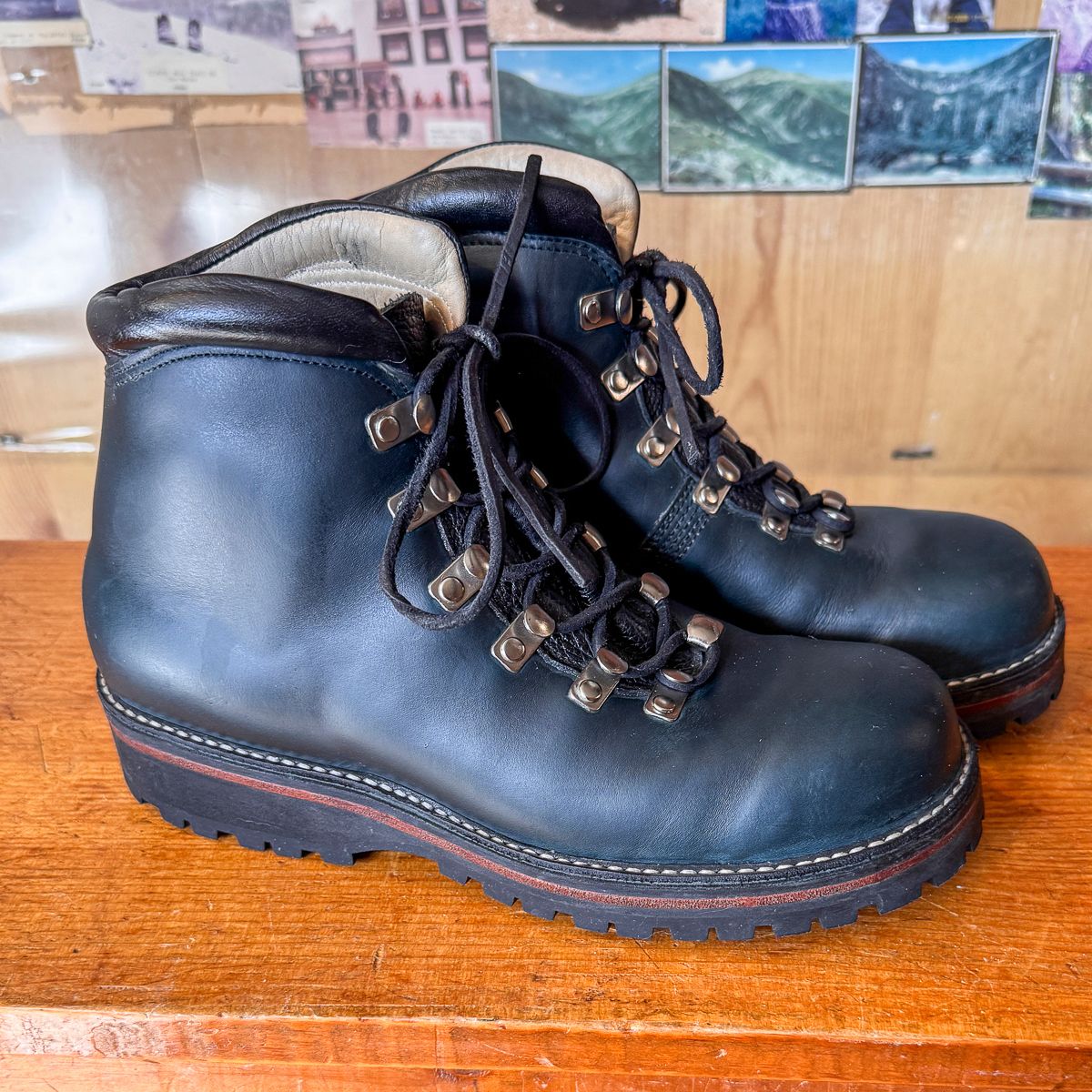 Photo by Limmer_Monroe on April 2, 2025 of the Peter Limmer & Sons Custom Model in Seidel Oxblood Double Shot.