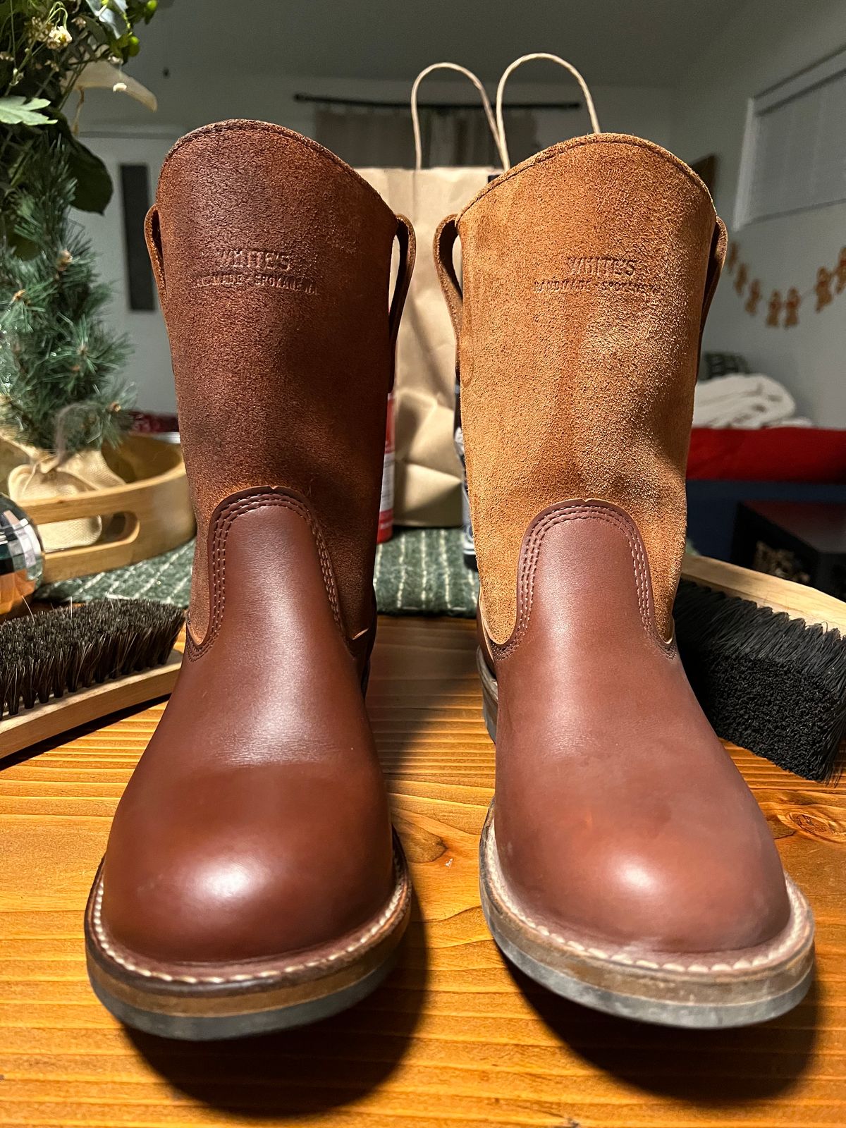 Photo by bootsnfloors on December 18, 2024 of the White's Westbale in Seidel Red Dog Oil Tan & Seidel Red Dog Oil Tan Roughout.