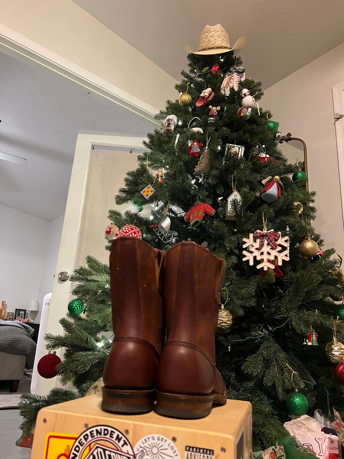 Photo by bootsnfloors on December 18, 2024 of the White's Westbale in Seidel Red Dog Oil Tan & Seidel Red Dog Oil Tan Roughout.