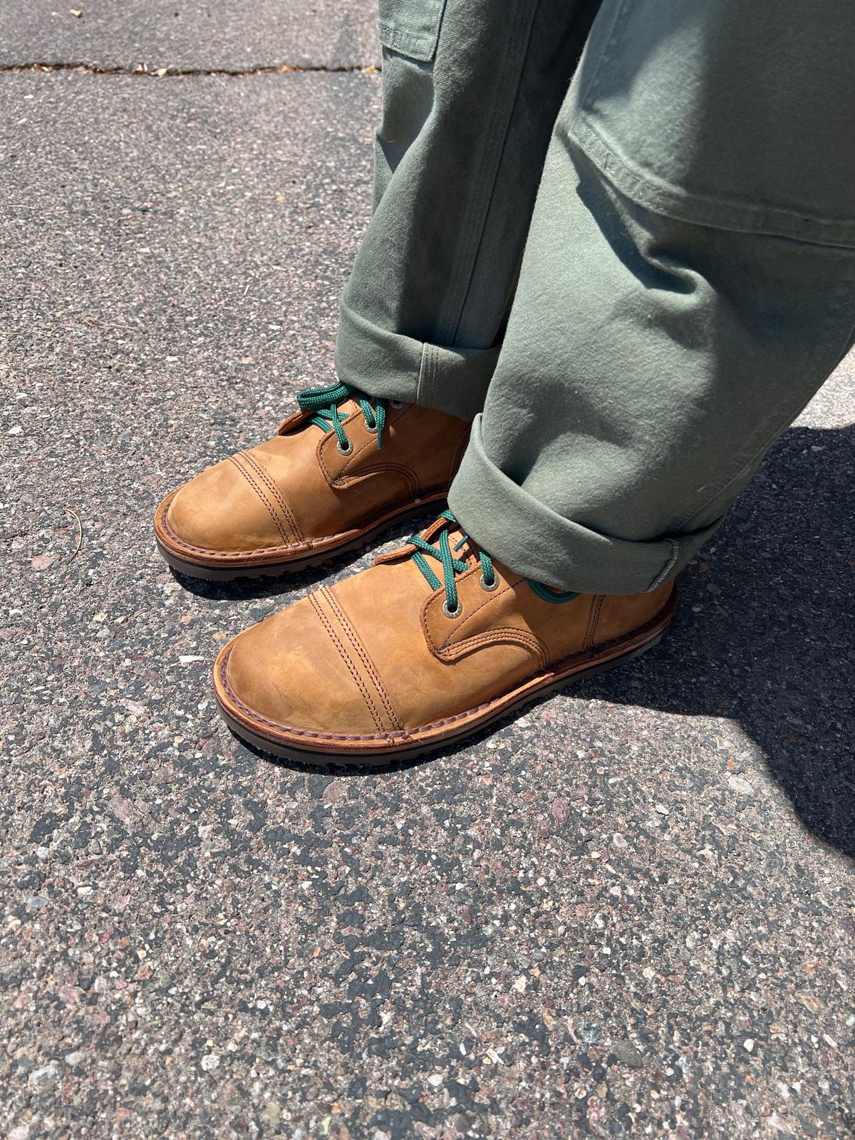 Photo by bootsnfloors on May 3, 2025 of the Jim Green African Trooper Barefoot in Fudge Crazy Horse.