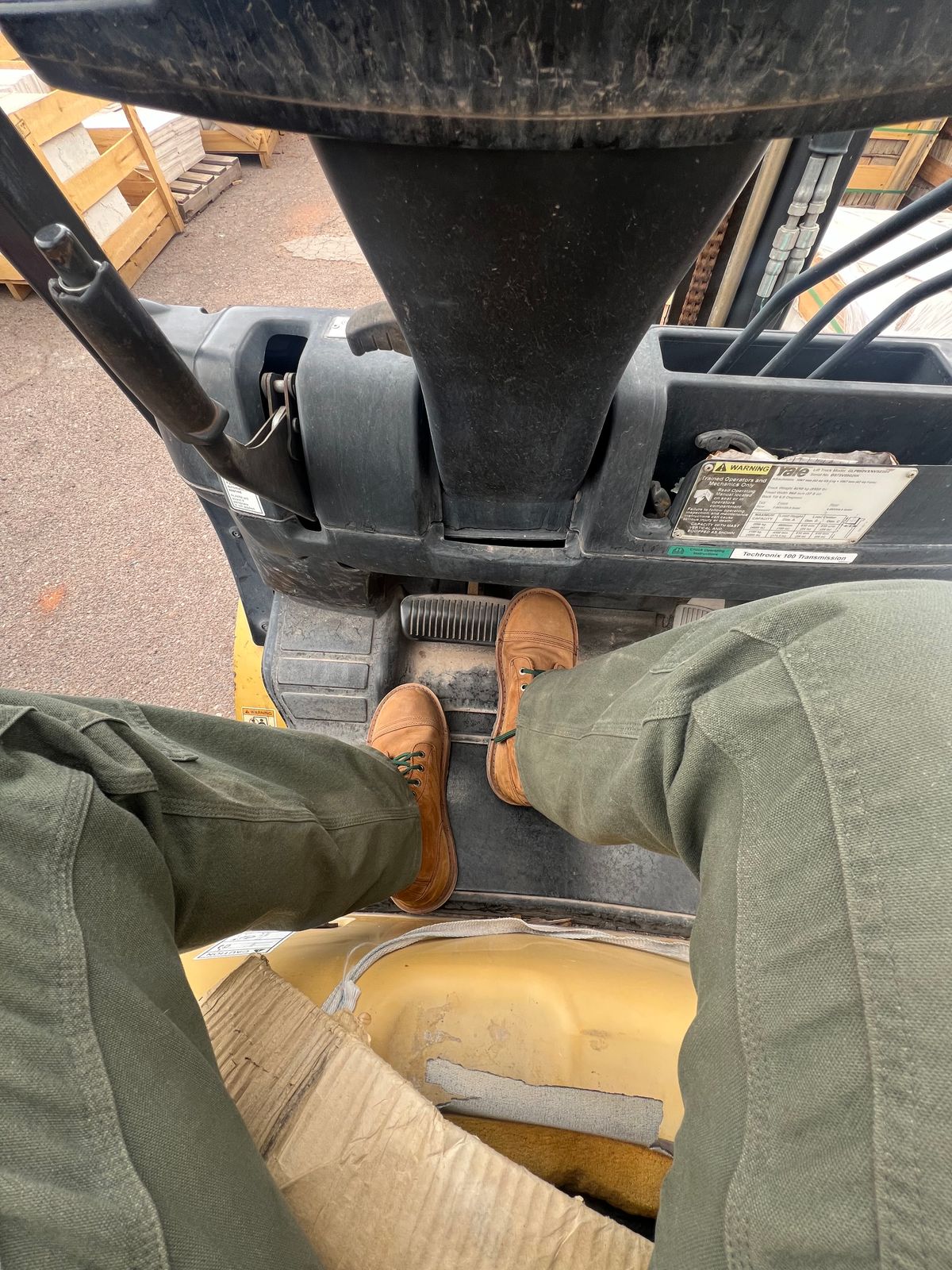 Photo by bootsnfloors on May 6, 2025 of the Jim Green African Trooper Barefoot in Fudge Crazy Horse.