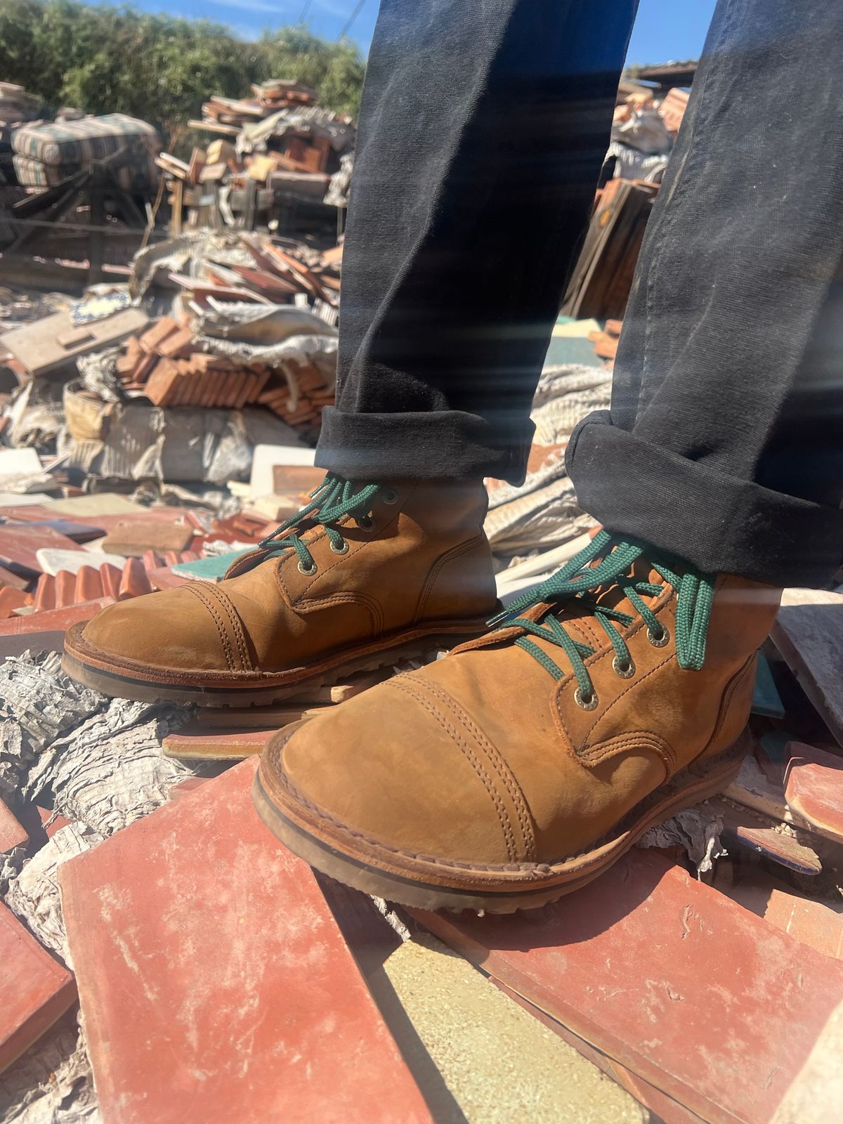 Photo by bootsnfloors on May 13, 2025 of the Jim Green African Trooper Barefoot in Fudge Crazy Horse.