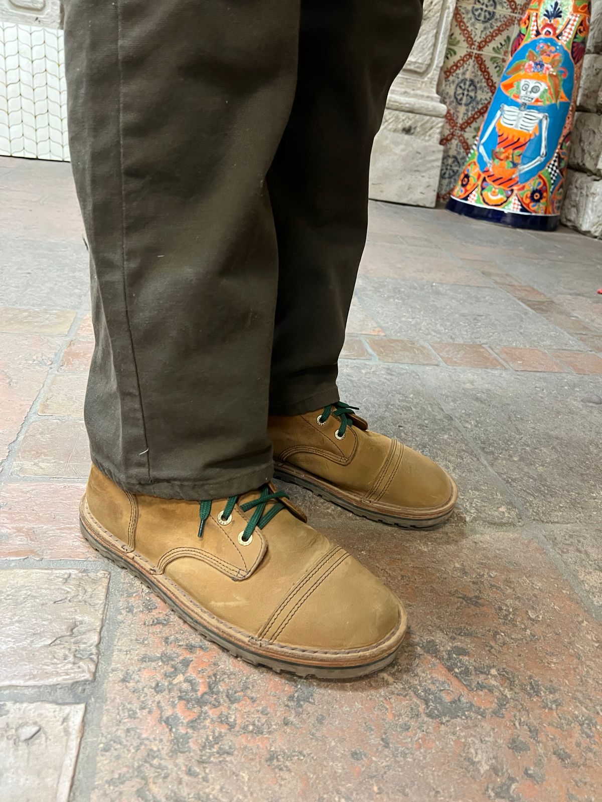 Photo by bootsnfloors on June 4, 2025 of the Jim Green African Trooper Barefoot in Fudge Crazy Horse.