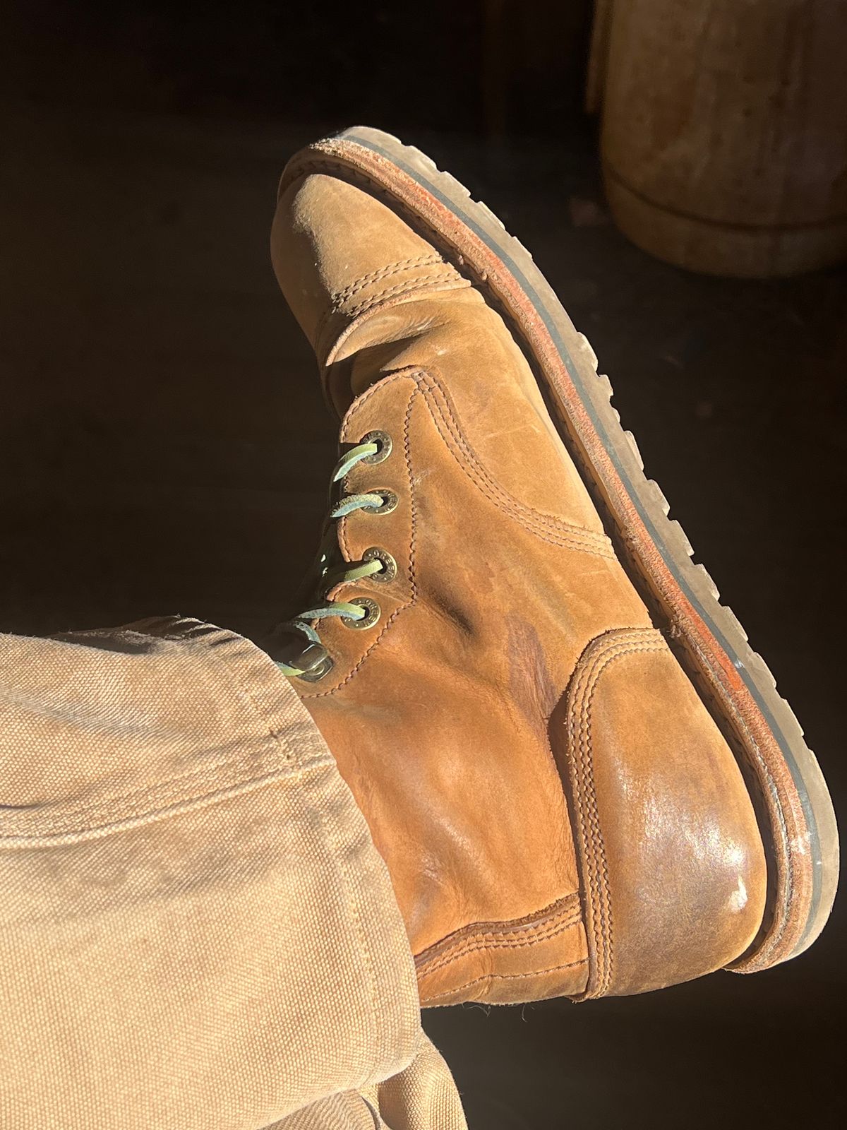 Photo by bootsnfloors on December 15, 2025 of the Jim Green African Trooper Barefoot in Fudge Crazy Horse.