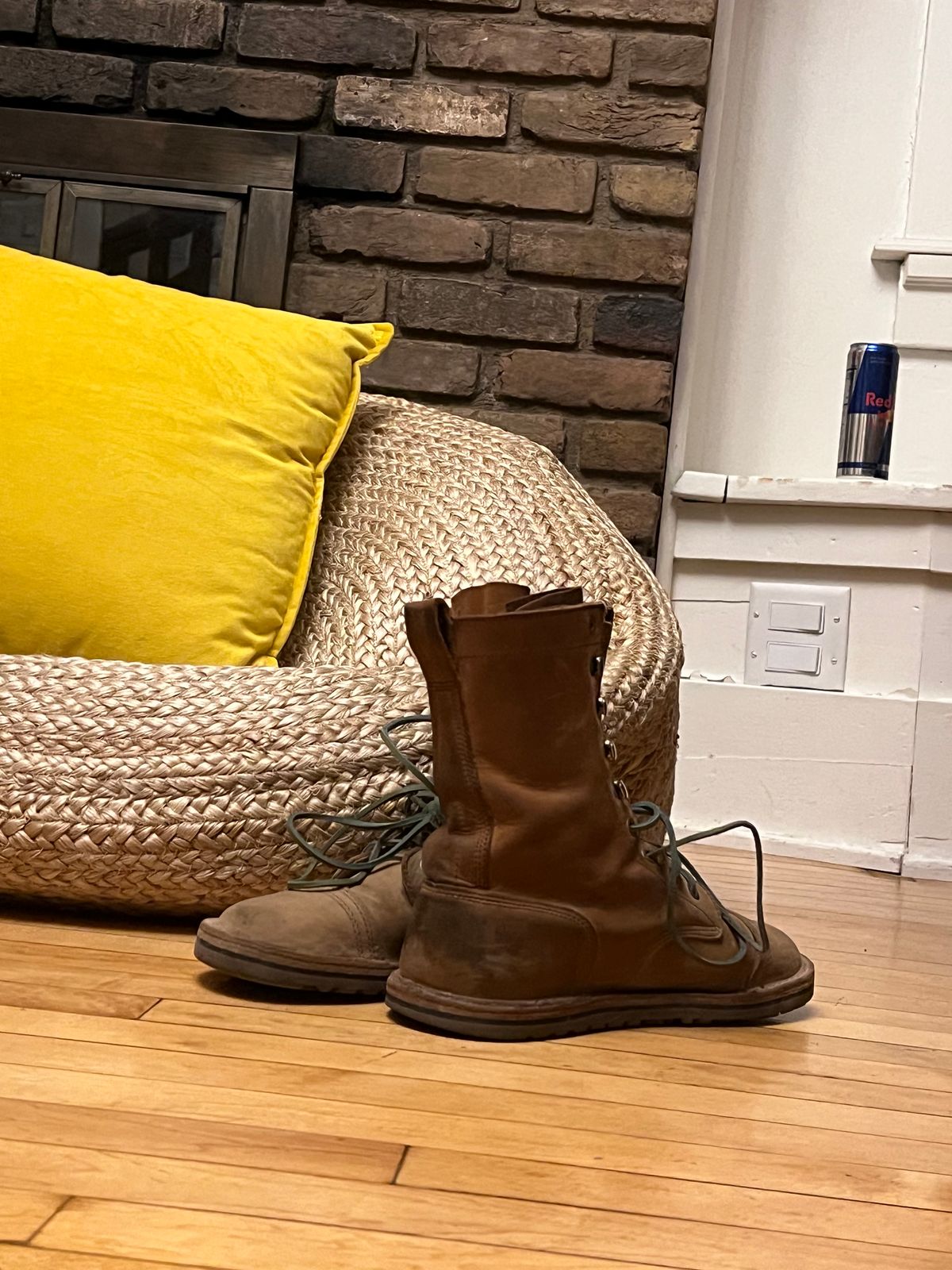 Photo by bootsnfloors on January 19, 2026 of the Jim Green African Trooper Barefoot in Fudge Crazy Horse.