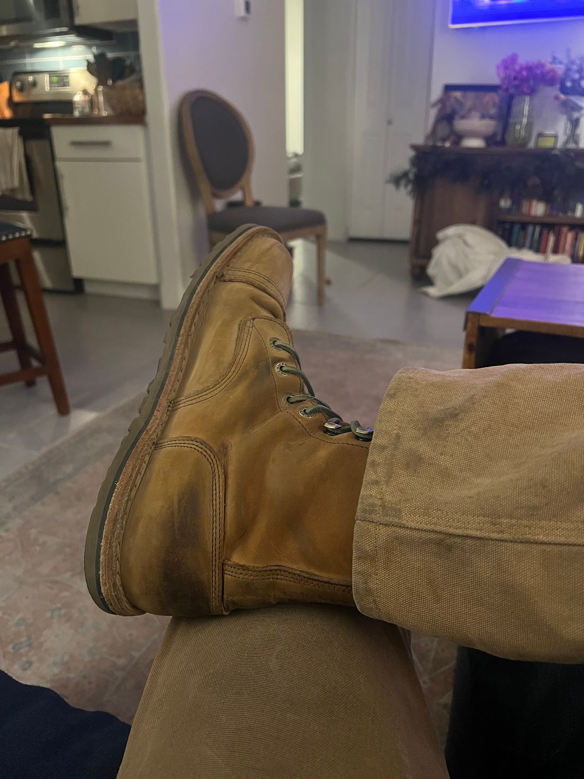 Photo by bootsnfloors on January 21, 2026 of the Jim Green African Trooper Barefoot in Fudge Crazy Horse.