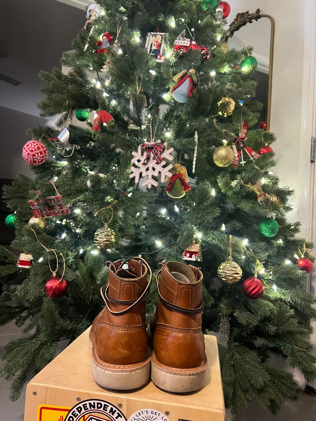 Photo by bootsnfloors on December 3, 2024 of the White's Perry 6" Select in Seidel Tobacco Stampede.