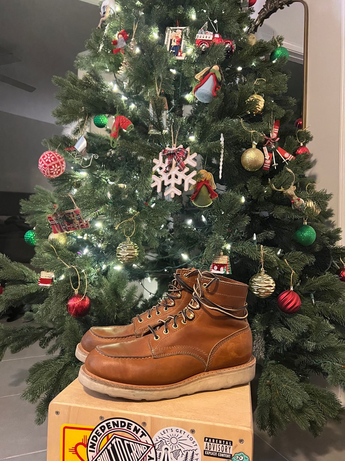 Photo by bootsnfloors on December 3, 2024 of the White's Perry 6" Select in Seidel Tobacco Stampede.
