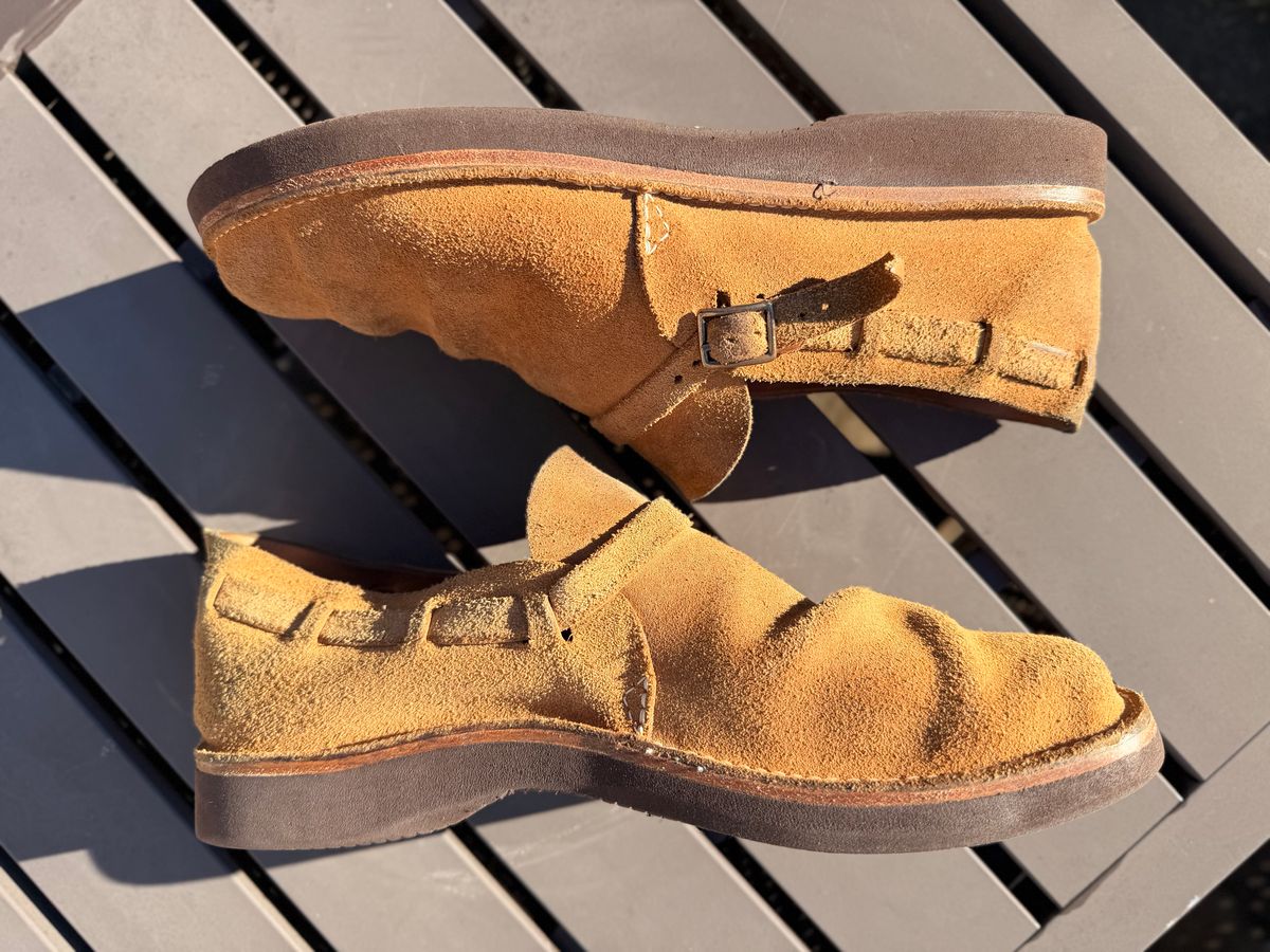 Photo by moznme on October 1, 2025 of the Oak Street Bootmakers Oak Street Bootmakers / Country Loafer in Horween Natural Chromexcel Roughout.