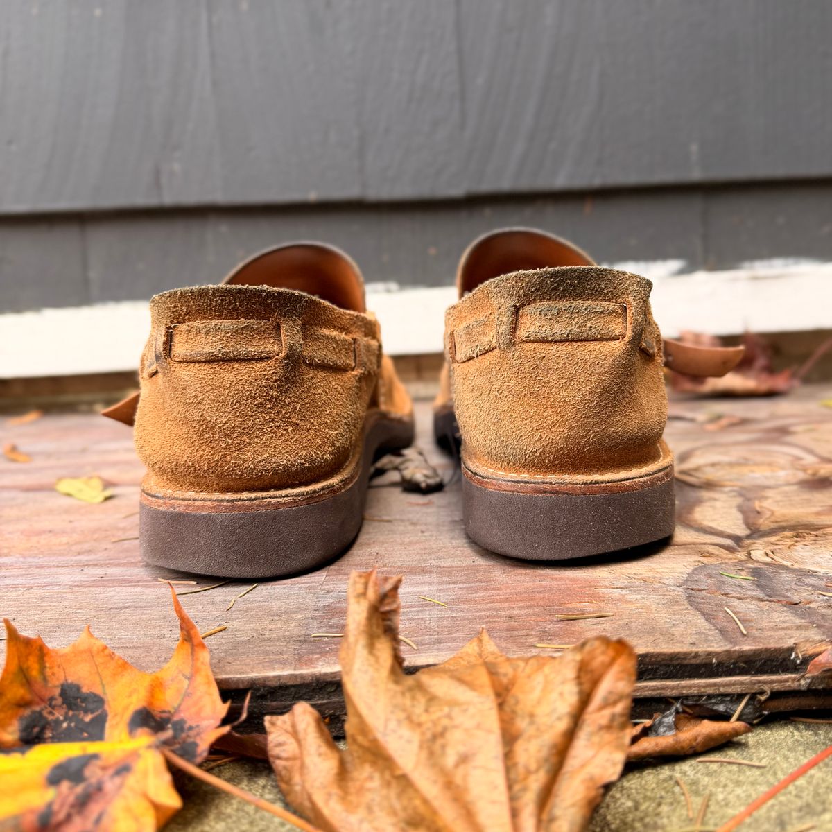 Photo by moznme on November 1, 2025 of the Oak Street Bootmakers Oak Street Bootmakers / Country Loafer in Horween Natural Chromexcel Roughout.