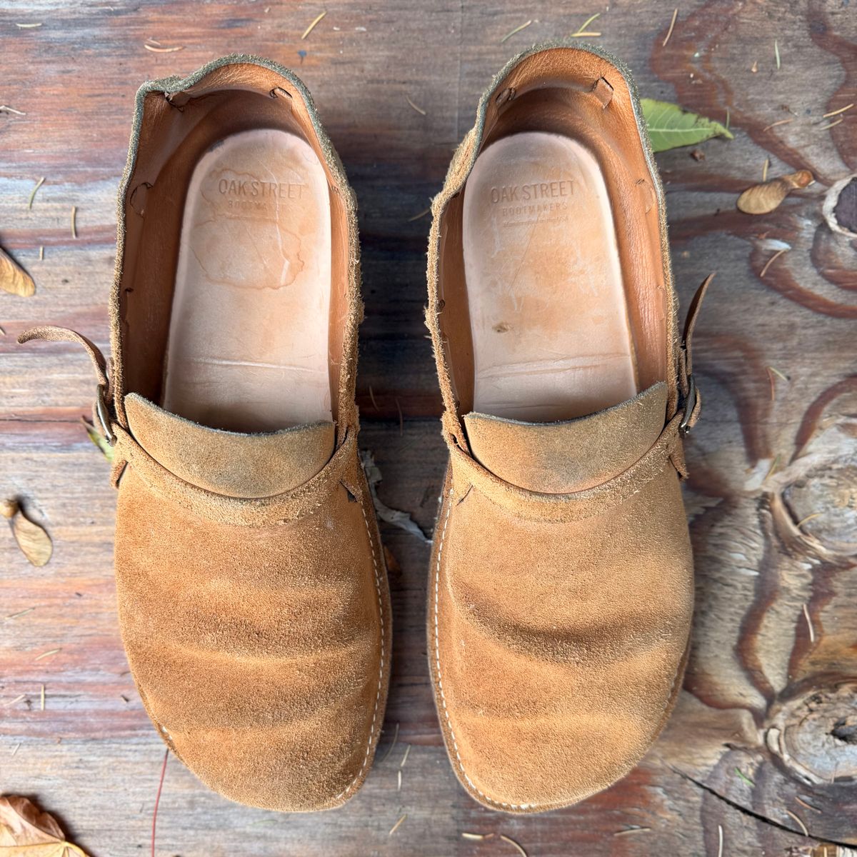 Photo by moznme on November 1, 2025 of the Oak Street Bootmakers Oak Street Bootmakers / Country Loafer in Horween Natural Chromexcel Roughout.