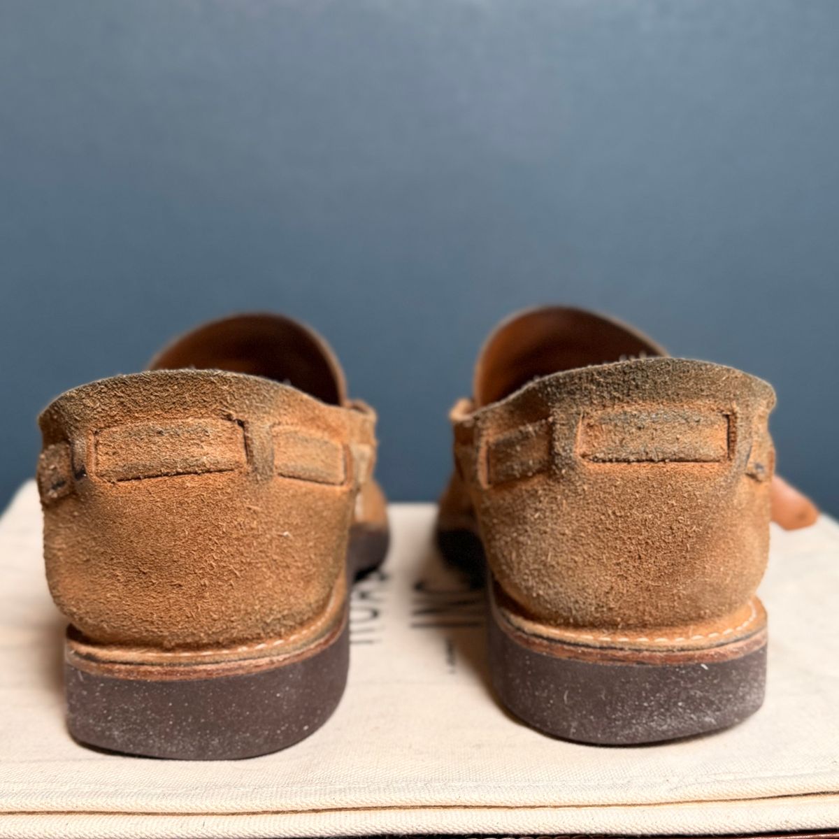 Photo by moznme on December 1, 2025 of the Oak Street Bootmakers Oak Street Bootmakers / Country Loafer in Horween Natural Chromexcel Roughout.