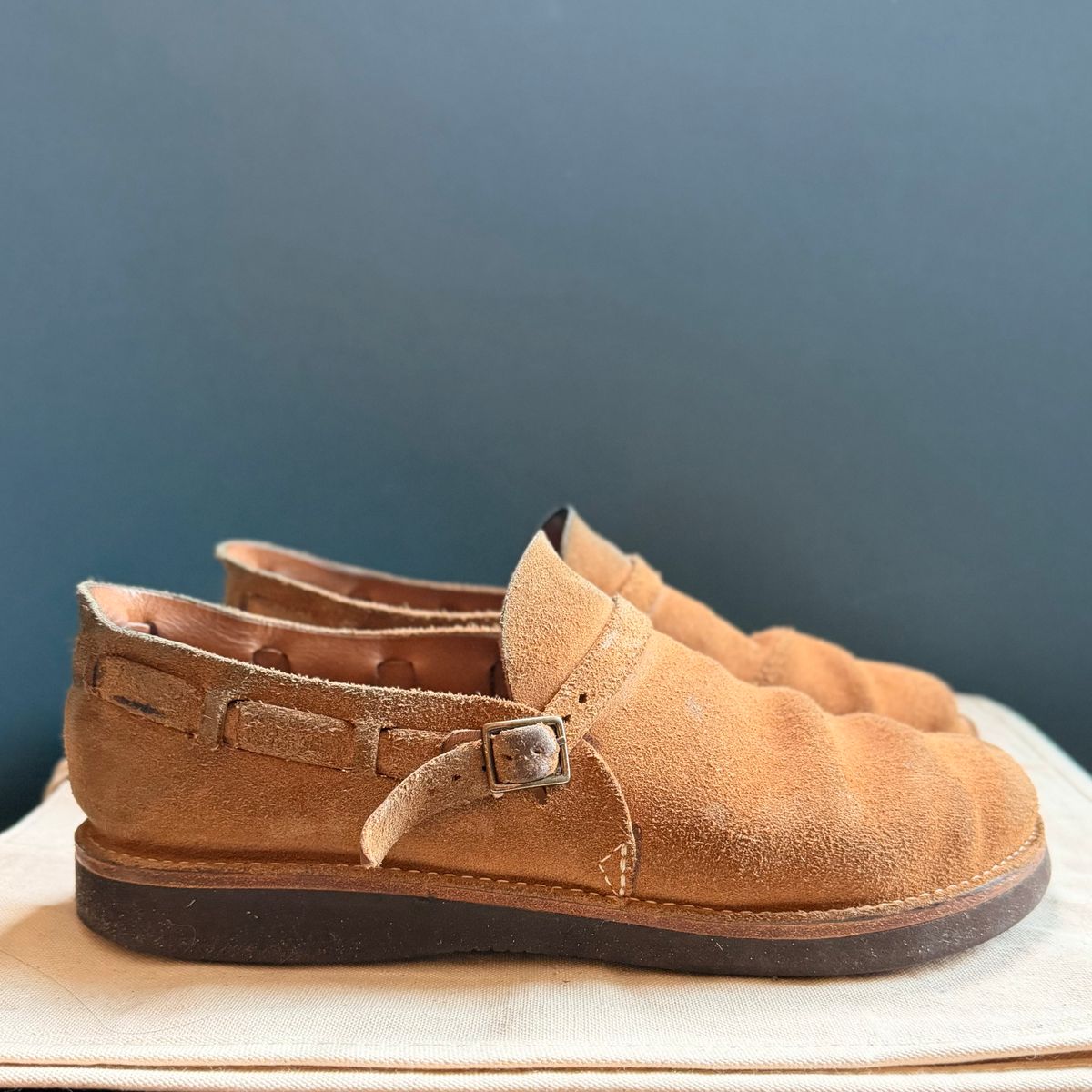 Photo by moznme on December 1, 2025 of the Oak Street Bootmakers Oak Street Bootmakers / Country Loafer in Horween Natural Chromexcel Roughout.