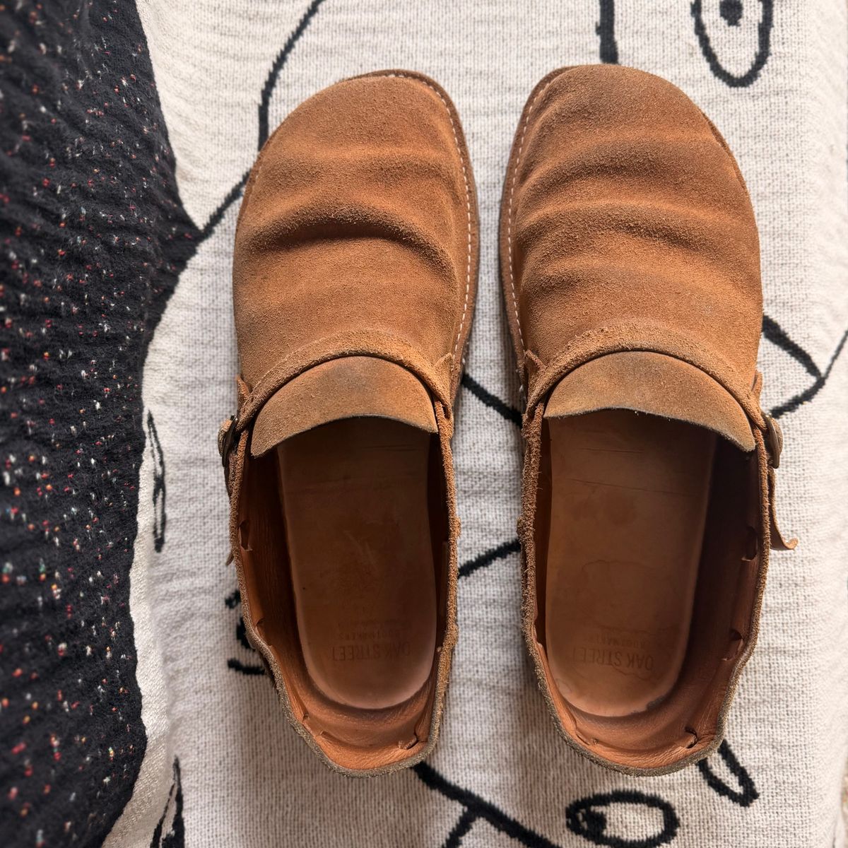 Photo by moznme on January 2, 2026 of the Oak Street Bootmakers Oak Street Bootmakers / Country Loafer in Horween Natural Chromexcel Roughout.