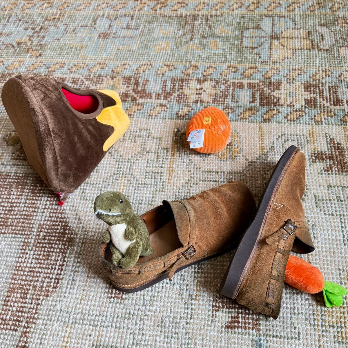 Photo by moznme on April 2, 2026 of the Oak Street Bootmakers Oak Street Bootmakers / Country Loafer in Horween Natural Chromexcel Roughout.