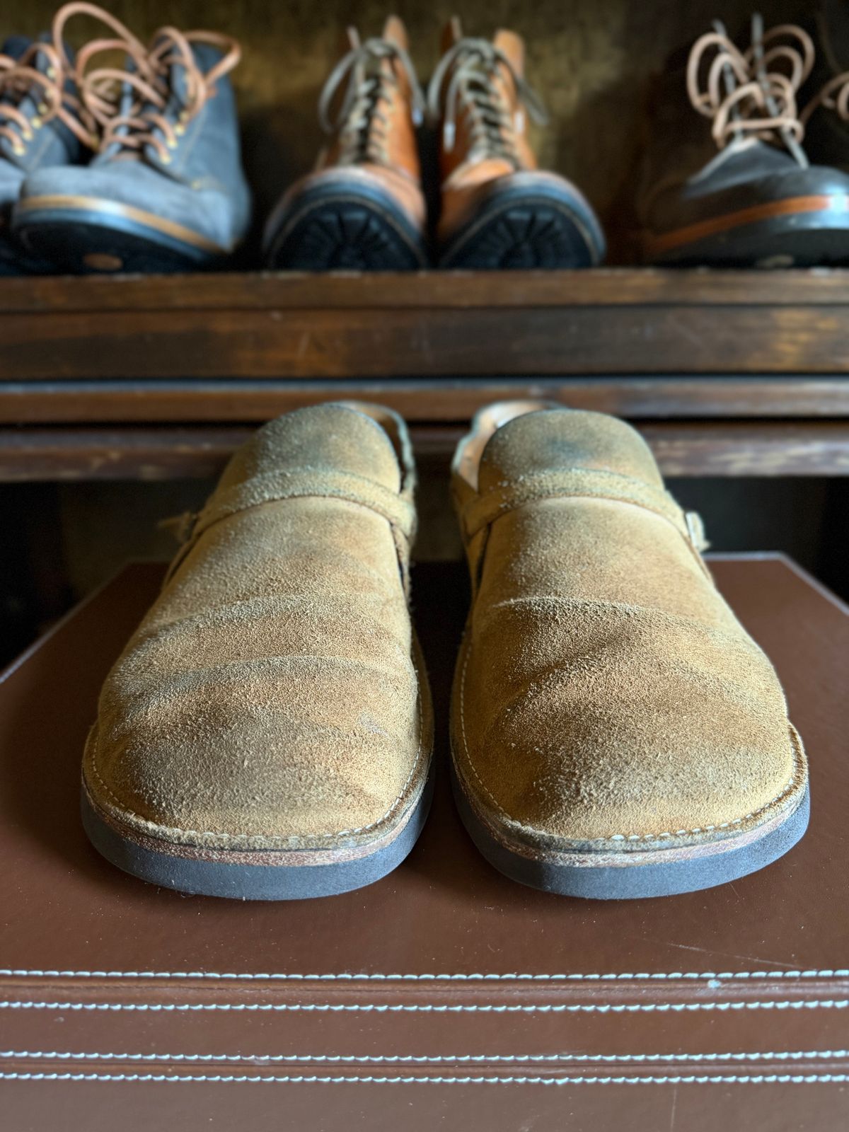 Photo by moznme on March 30, 2026 of the Oak Street Bootmakers Oak Street Bootmakers / Country Loafer in Horween Natural Chromexcel Roughout.