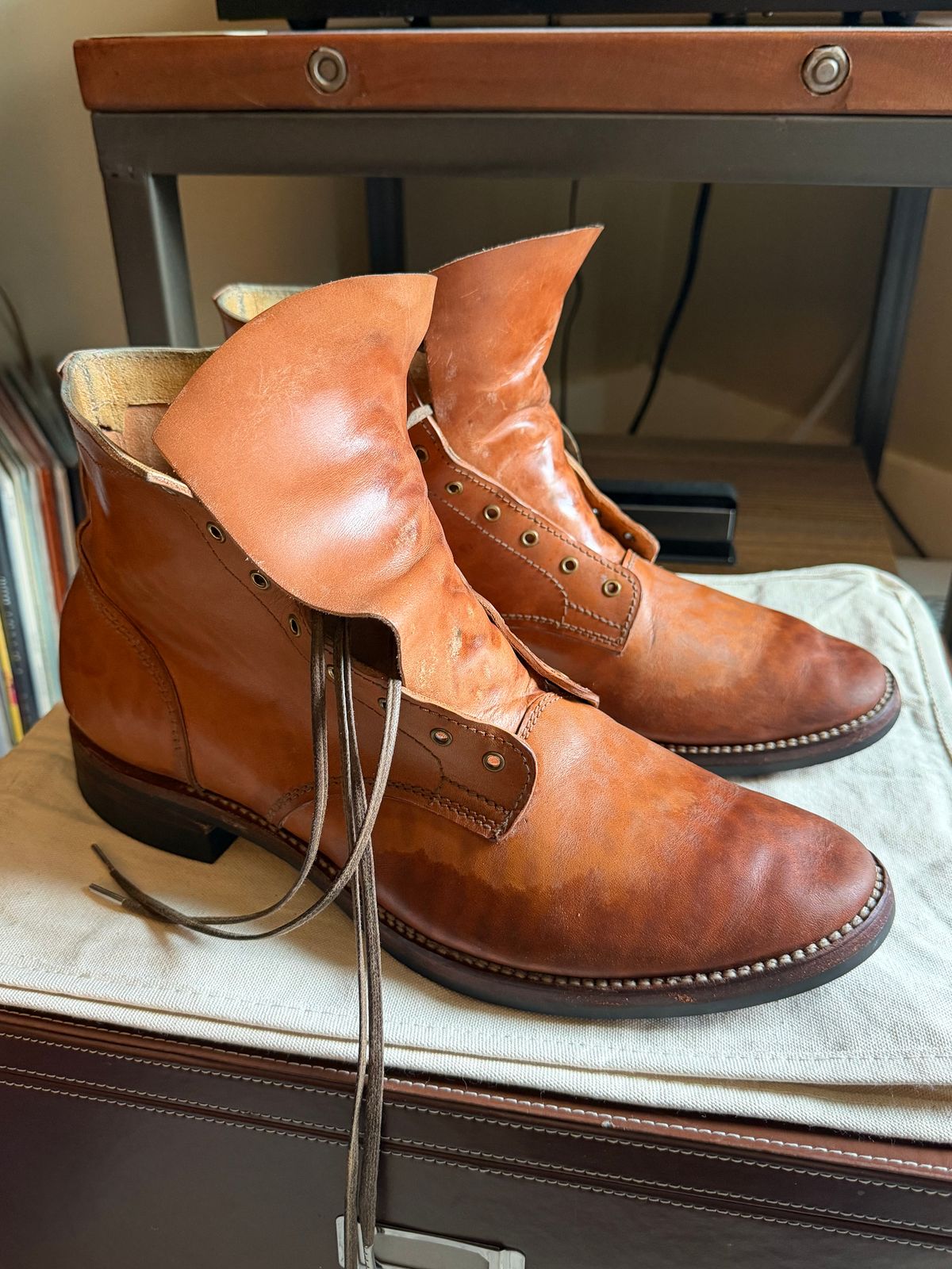 Photo by moznme on November 26, 2025 of the Oldspeed MFG Service Boot 6” in Horween Russet Horsehide Strips.