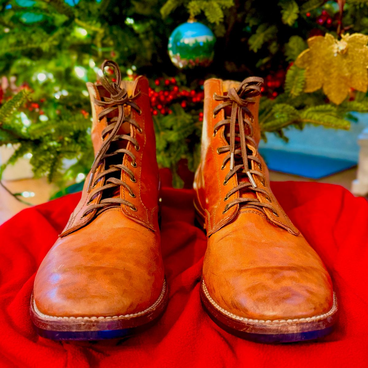 Photo by moznme on November 29, 2025 of the Oldspeed MFG Service Boot 6” in Horween Russet Horsehide Strips.