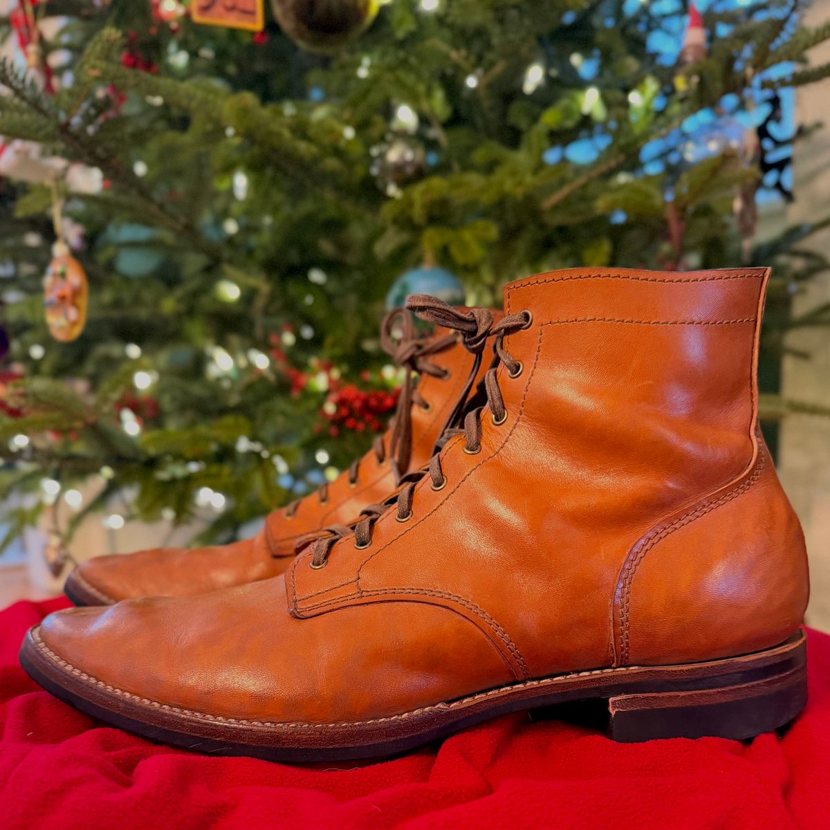Photo by moznme on November 29, 2025 of the Oldspeed MFG Service Boot 6” in Horween Russet Horsehide Strips.