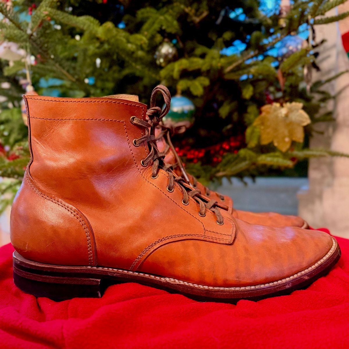 Photo by moznme on November 29, 2025 of the Oldspeed MFG Service Boot 6” in Horween Russet Horsehide Strips.