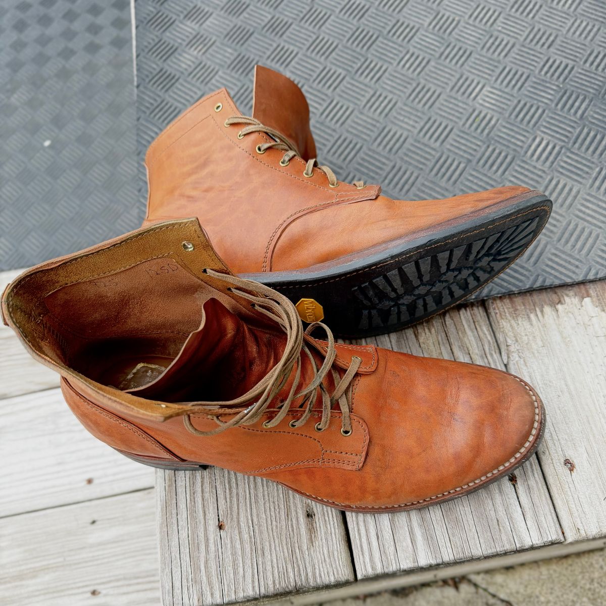 Photo by moznme on March 15, 2026 of the Oldspeed MFG Service Boot 6” in Horween Russet Horsehide Strips.
