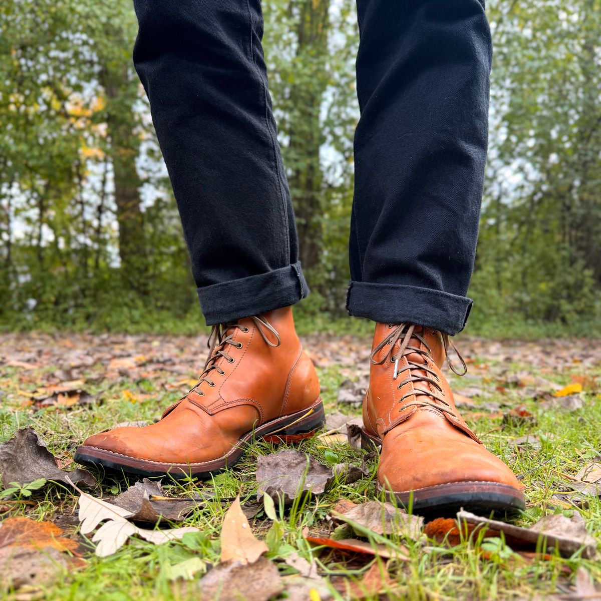 Photo by moznme on October 24, 2025 of the Oldspeed Service Boot 6” in Horween Russet Horsehide Strips.