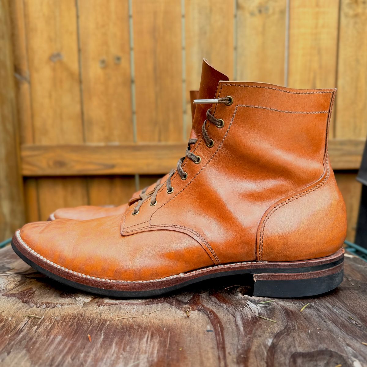 Photo by moznme on November 1, 2025 of the Oldspeed Service Boot 6” in Horween Russet Horsehide Strips.