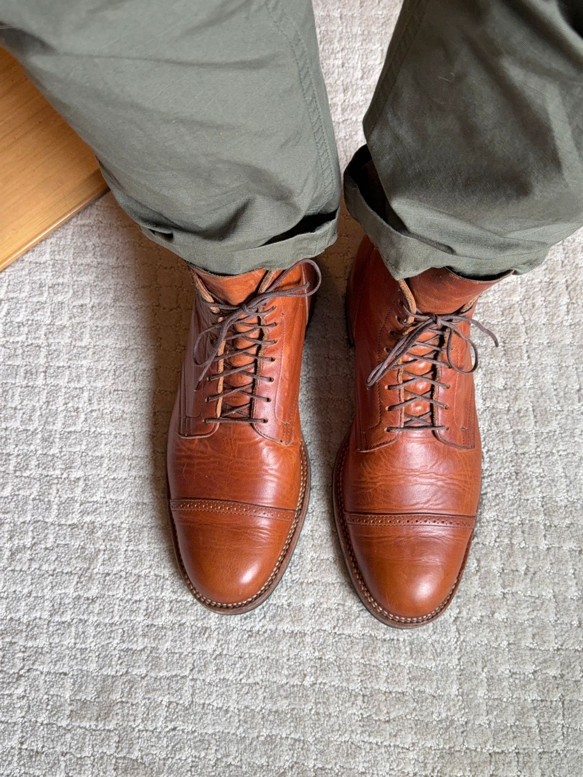 Photo by moznme on June 28, 2025 of the Viberg Service Boot BCT in Horween English Tan Dublin.