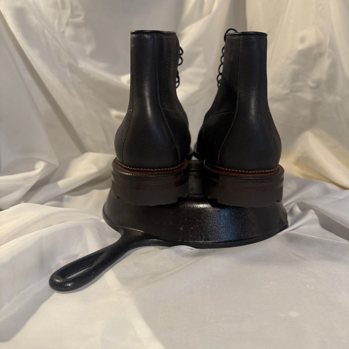 Photo by moznme on October 1, 2024 of the Viberg Navvy Boot in Horween Black Washed Chromexcel.