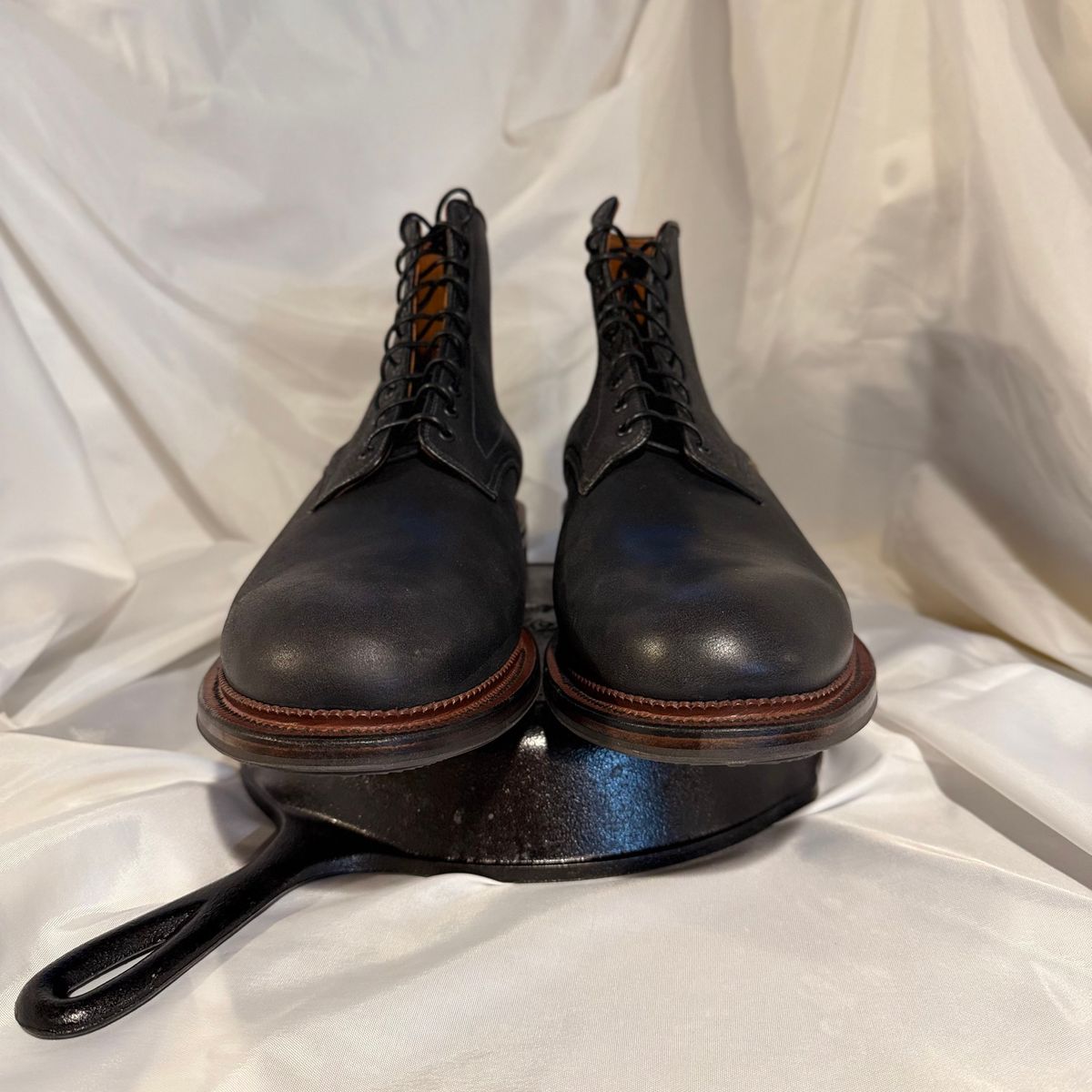 Photo by moznme on October 1, 2024 of the Viberg Navvy Boot in Horween Black Washed Chromexcel.