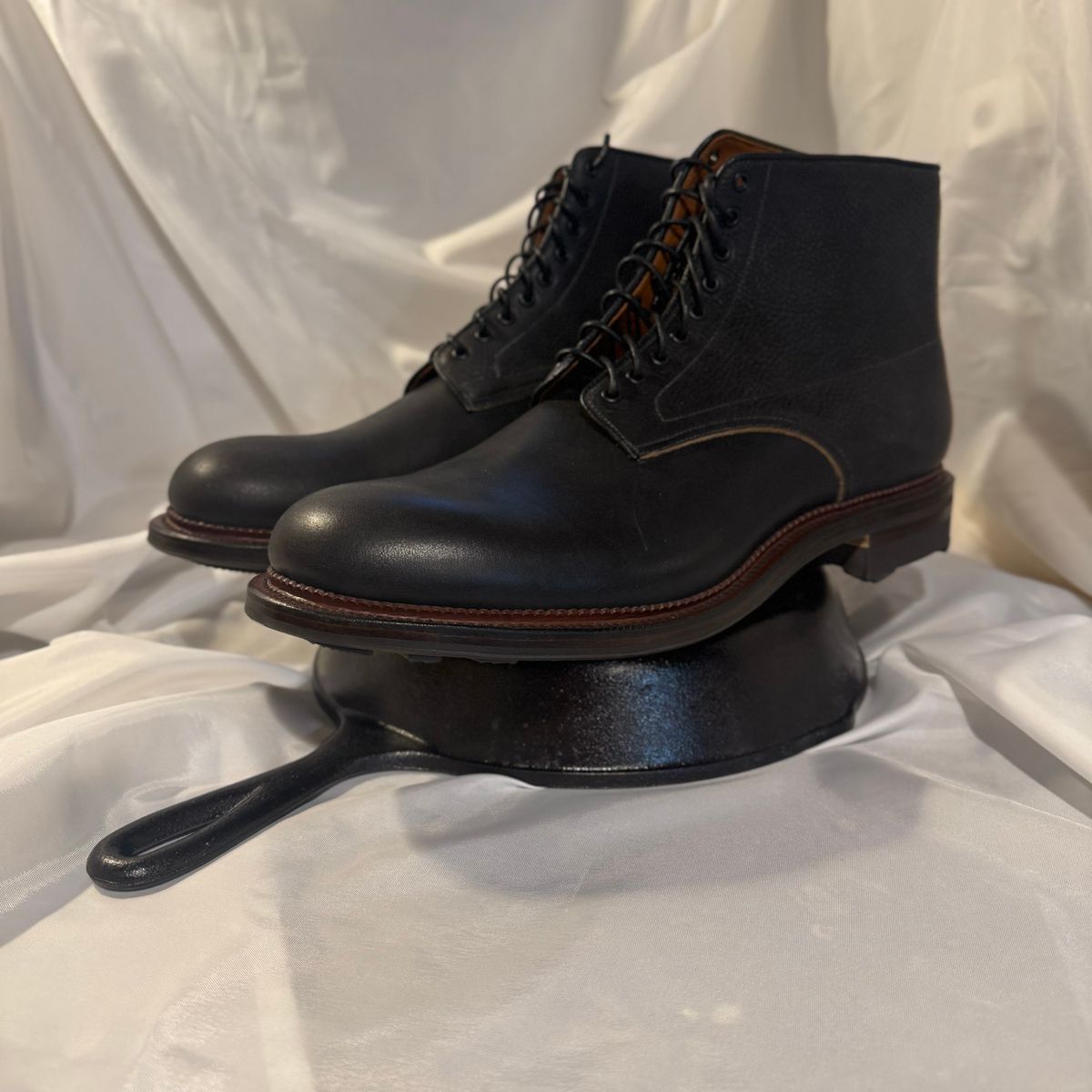 Photo by moznme on October 1, 2024 of the Viberg Navvy Boot in Horween Black Washed Chromexcel.