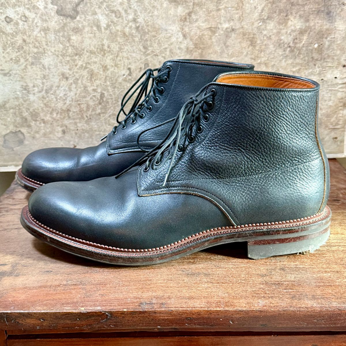 Photo by moznme on November 1, 2024 of the Viberg Navvy Boot in Horween Black Washed Chromexcel.