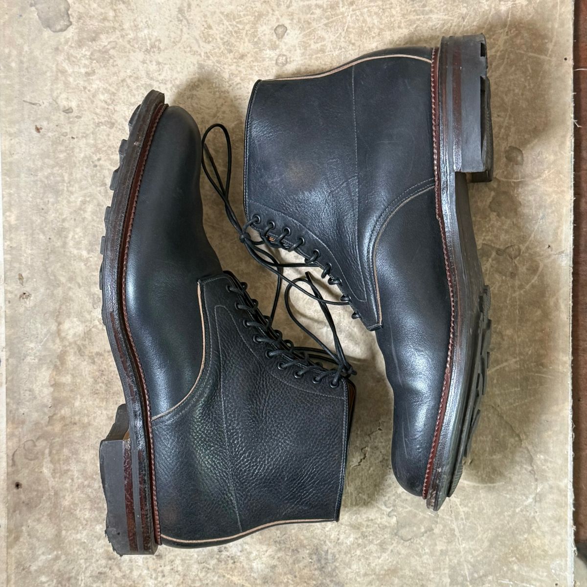 Photo by moznme on November 1, 2024 of the Viberg Navvy Boot in Horween Black Washed Chromexcel.