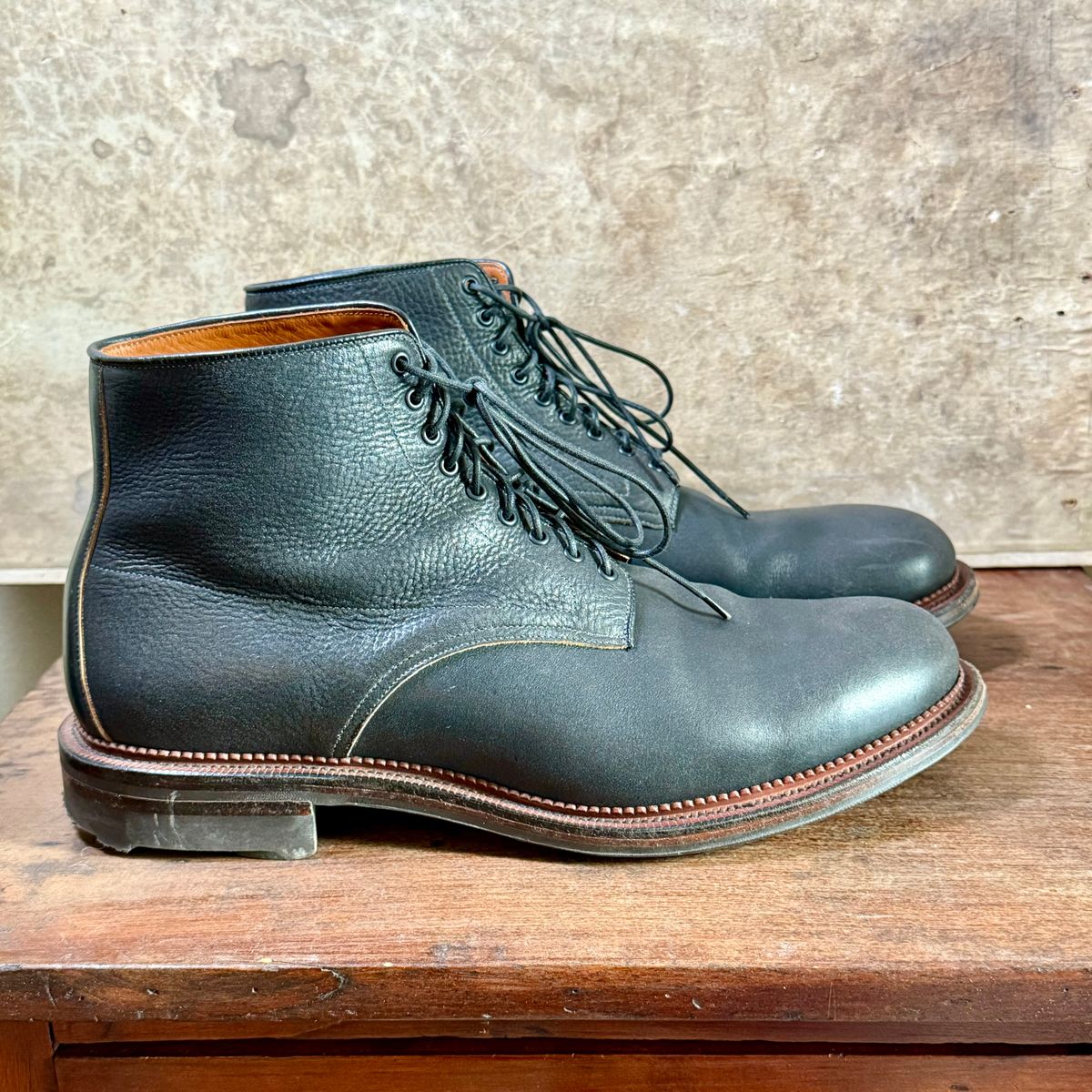 Photo by moznme on November 1, 2024 of the Viberg Navvy Boot in Horween Black Washed Chromexcel.