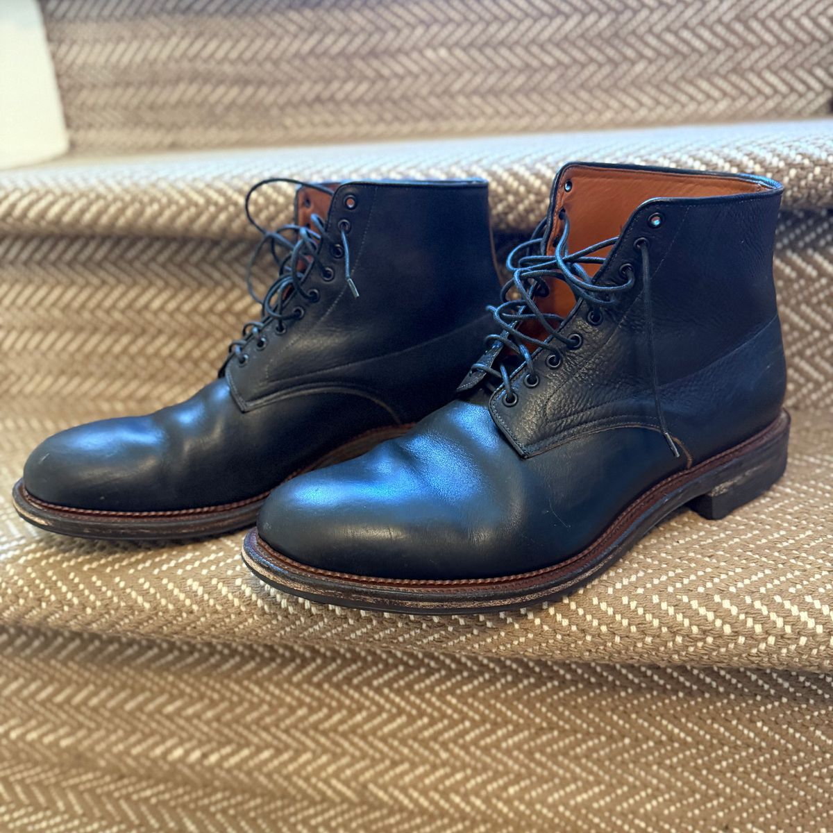 Photo by moznme on December 14, 2024 of the Viberg Navvy Boot in Horween Black Washed Chromexcel.