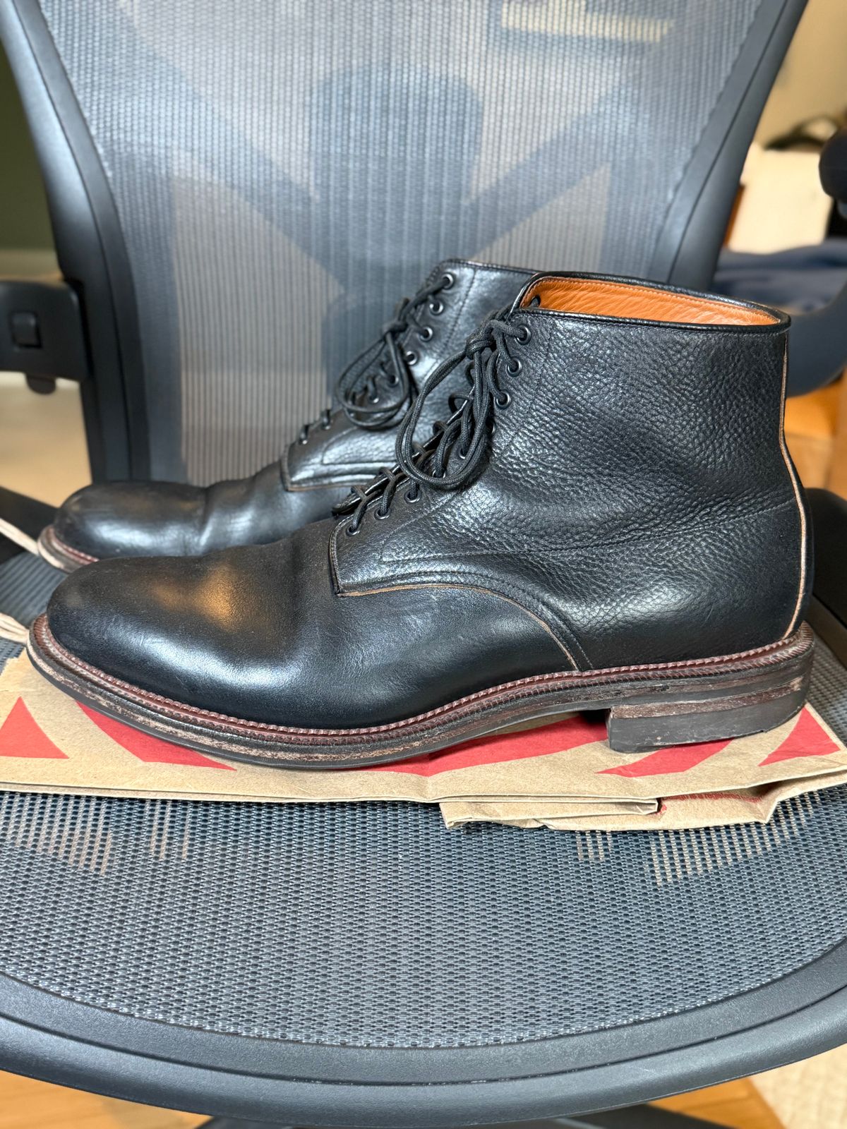 Photo by moznme on January 2, 2025 of the Viberg Navvy Boot in Horween Black Washed Chromexcel.